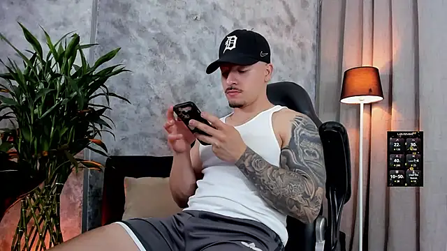 boyc022  online show from March 2026 01:57:01 AM