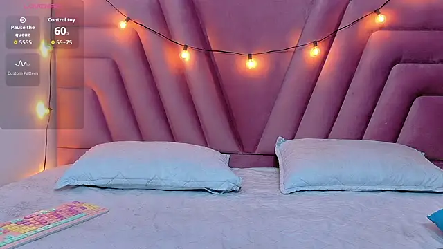 Snapshot of hornybarelylegalgirl chatting on October 2025 12:42:02 PM hornybarelylegalgirl online show from October 2025 12:42:02 PM