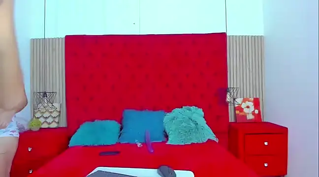 Snapshot of AmeliaANDEmily chatting on December 2024 06:59:02 PM AmeliaANDEmily online show from December 2024 06:59:02 PM