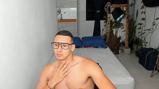 Snapshot of Travis_bakers chatting on January 2025 12:04:01 AM Travis bakers online show from January 2025 12:04:01 AM