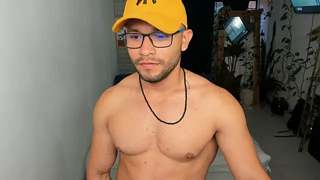 Snapshot of Travis_bakers chatting on February 2025 10:52:02 PM Travis bakers online show from February 2025 10:52:02 PM