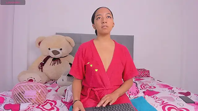 Snapshot of NAHOMI_MILLER chatting on January 2025 10:13:01 PM NAHOMI MILLER online show from January 2025 10:13:01 PM