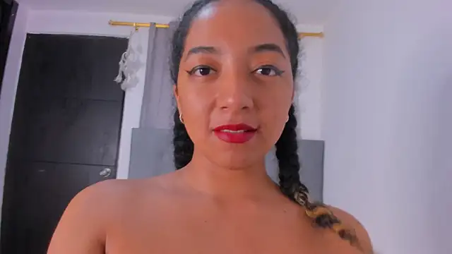 Snapshot of NAHOMI_MILLER chatting on February 2025 11:37:02 PM NAHOMI MILLER online show from February 2025 11:37:02 PM