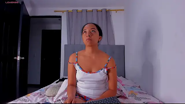 Snapshot of NAHOMI_MILLER chatting on March 2025 04:35:02 AM NAHOMI MILLER online show from March 2025 04:35:02 AM