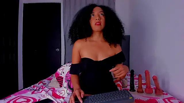 Snapshot of NAHOMI_MILLER chatting on March 2025 02:32:01 AM NAHOMI MILLER online show from March 2025 02:32:01 AM