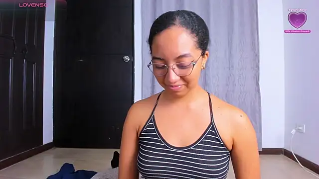 Snapshot of NAHOMI_MILLER chatting on October 2025 01:11:01 AM NAHOMI MILLER online show from October 2025 01:11:01 AM