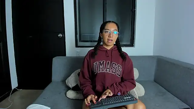 Snapshot of NAHOMI_MILLER chatting on November 2025 11:40:02 PM NAHOMI MILLER online show from November 2025 11:40:02 PM