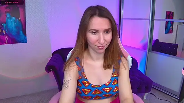 Snapshot of AliceBYKiss chatting on December 2024 06:45:01 AM AliceBYKiss online show from December 2024 06:45:01 AM