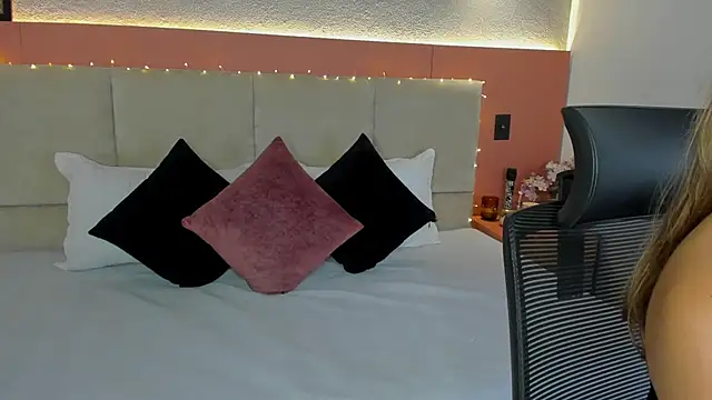 AniiRose online show from December 2025 12:05:02 AM