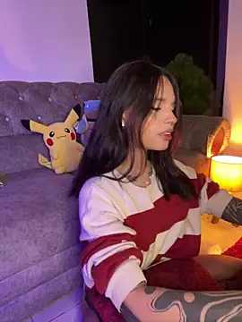 Snapshot of alessia_iris19 chatting on January 2025 04:20:01 AM alessia iris19 online show from January 2025 04:20:01 AM