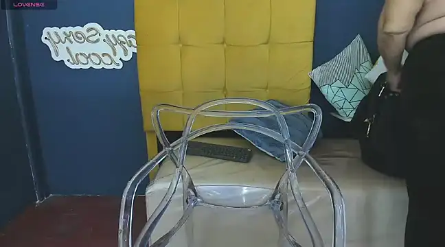 Snapshot of renata_milf_ chatting on January 2025 12:10:01 PM renata milf online show from January 2025 12:10:01 PM