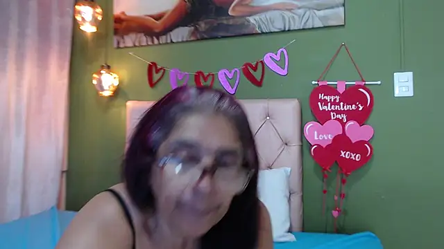 Snapshot of renata_milf_ chatting on February 2025 04:34:02 PM renata milf online show from February 2025 04:34:02 PM