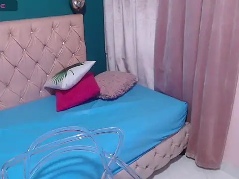 Snapshot of renata_milf_ chatting on October 2025 11:45:02 AM renata milf online show from October 2025 11:45:02 AM