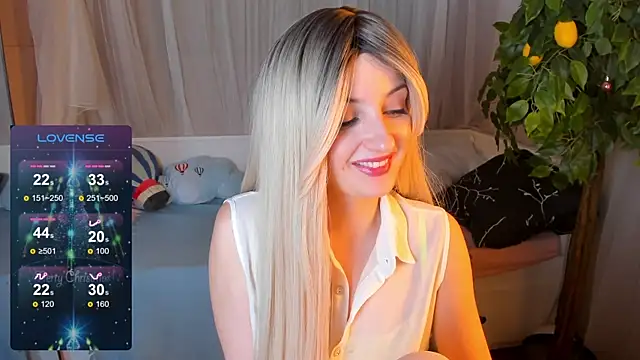 Snapshot of Katty_Lights chatting on January 2025 11:11:01 AM Katty Lights online show from January 2025 11:11:01 AM