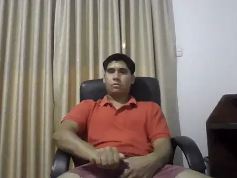 estudiante69 online show from December 2024 12:52:01 AM