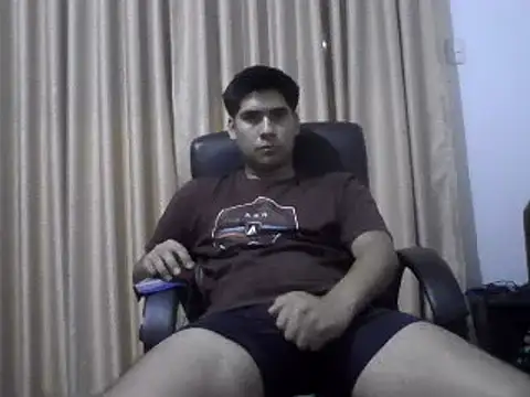 estudiante69 online show from December 2024 12:01:02 AM