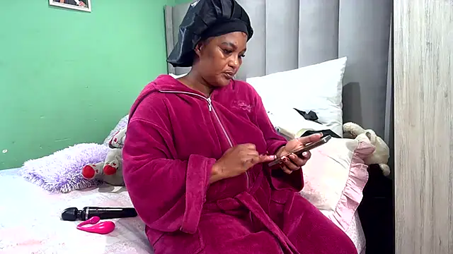 Snapshot of SexyEbony37X chatting on May 2026 06:42:01 AM SexyEbony37X online show from May 2026 06:42:01 AM