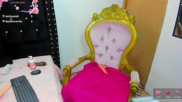 Snapshot of SarayMoorex_ chatting on March 2025 07:48:01 PM SarayMoorex online show from March 2025 07:48:01 PM