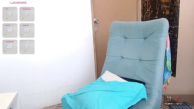 Snapshot of SarayMoorex_ chatting on October 2025 05:13:02 PM SarayMoorex online show from October 2025 05:13:02 PM