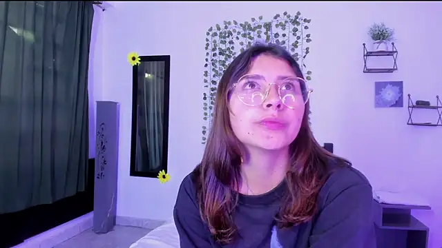 Snapshot of Noellesable chatting on December 2024 11:28:01 AM Noellesable online show from December 2024 11:28:01 AM