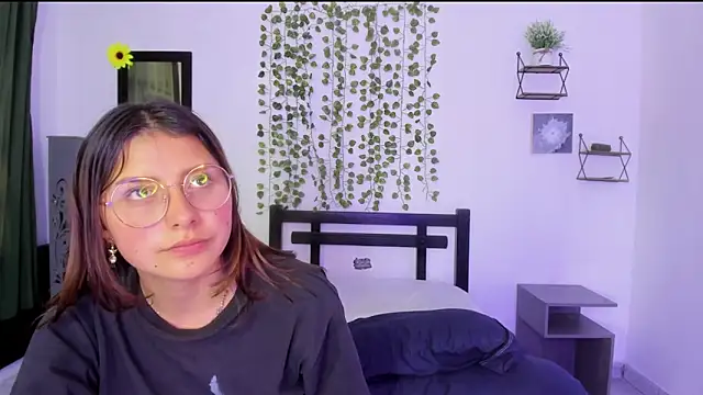 Snapshot of Noellesable chatting on December 2024 06:06:02 PM Noellesable online show from December 2024 06:06:02 PM