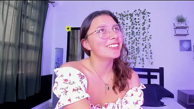 Snapshot of Noellesable chatting on December 2024 09:09:02 PM Noellesable online show from December 2024 09:09:02 PM