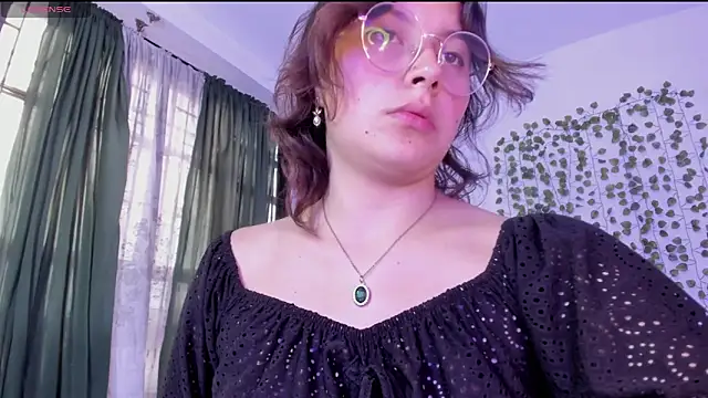 Snapshot of Noellesable chatting on January 2025 06:14:02 PM Noellesable online show from January 2025 06:14:02 PM