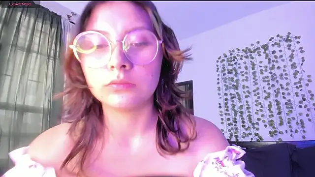 Snapshot of Noellesable chatting on February 2025 05:58:01 PM Noellesable online show from February 2025 05:58:01 PM