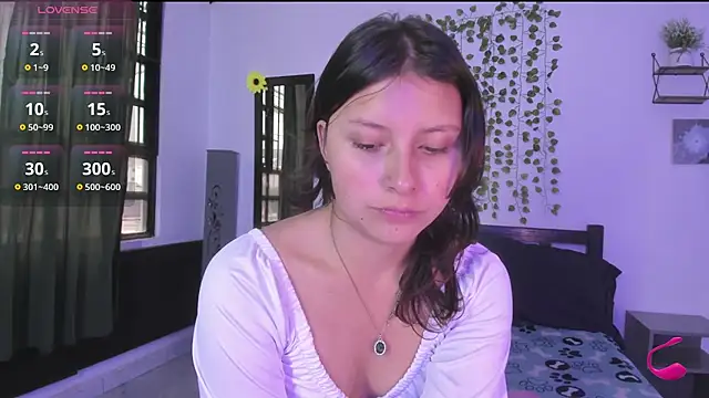 Snapshot of Noellesable chatting on February 2025 05:45:01 PM Noellesable online show from February 2025 05:45:01 PM