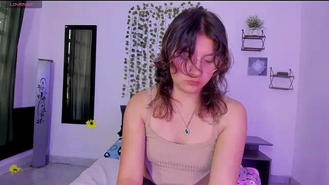 Snapshot of Noellesable chatting on February 2025 06:12:01 PM Noellesable online show from February 2025 06:12:01 PM