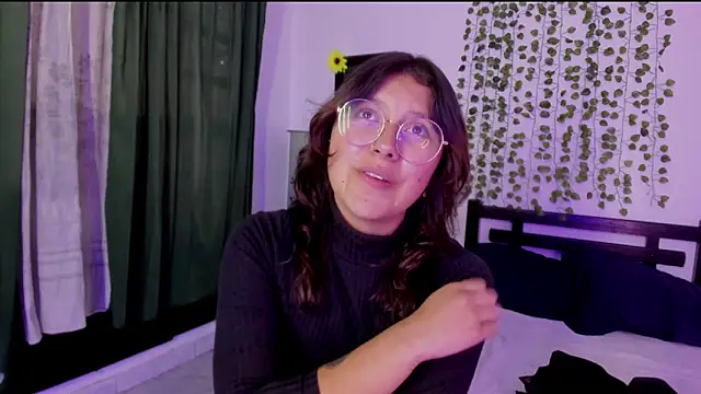 Snapshot of Noellesable chatting on February 2025 09:27:02 PM Noellesable online show from February 2025 09:27:02 PM