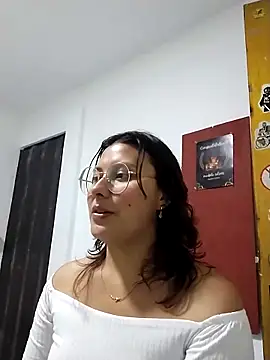 Snapshot of Noellesable chatting on February 2025 04:18:02 AM Noellesable online show from February 2025 04:18:02 AM