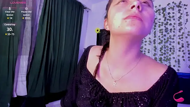 Snapshot of Noellesable chatting on March 2025 12:29:02 AM Noellesable online show from March 2025 12:29:02 AM