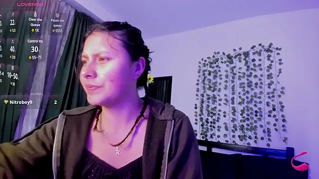 Snapshot of Noellesable chatting on March 2025 03:33:01 AM Noellesable online show from March 2025 03:33:01 AM