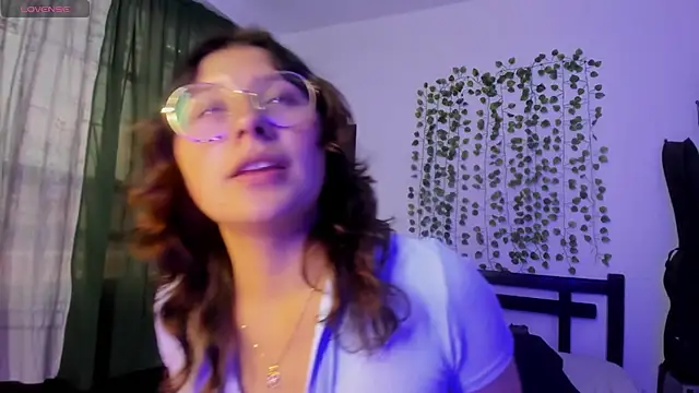 Snapshot of Noellesable chatting on March 2025 09:36:02 PM Noellesable online show from March 2025 09:36:02 PM