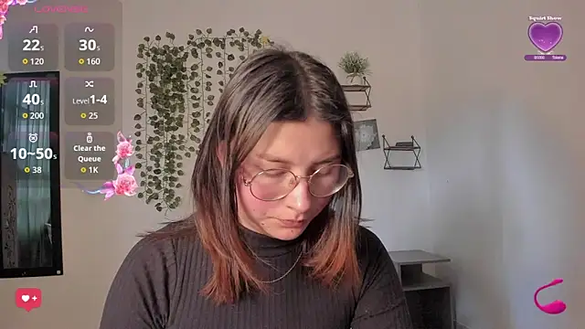 Snapshot of Noellesable chatting on September 2025 05:17:01 PM Noellesable online show from September 2025 05:17:01 PM