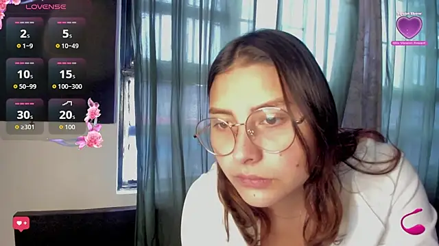 Snapshot of Noellesable chatting on October 2025 05:21:02 PM Noellesable online show from October 2025 05:21:02 PM