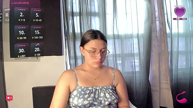 Snapshot of Noellesable chatting on October 2025 05:06:02 PM Noellesable online show from October 2025 05:06:02 PM