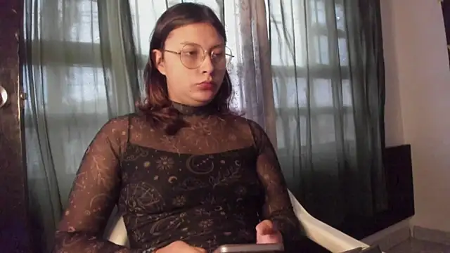 Snapshot of Noellesable chatting on November 2025 05:24:01 PM Noellesable online show from November 2025 05:24:01 PM