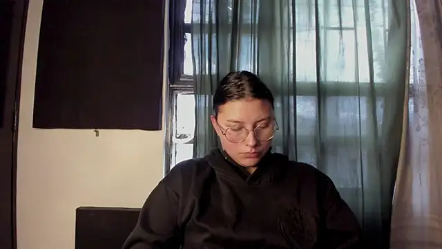 Snapshot of Noellesable chatting on November 2025 05:17:02 PM Noellesable online show from November 2025 05:17:02 PM