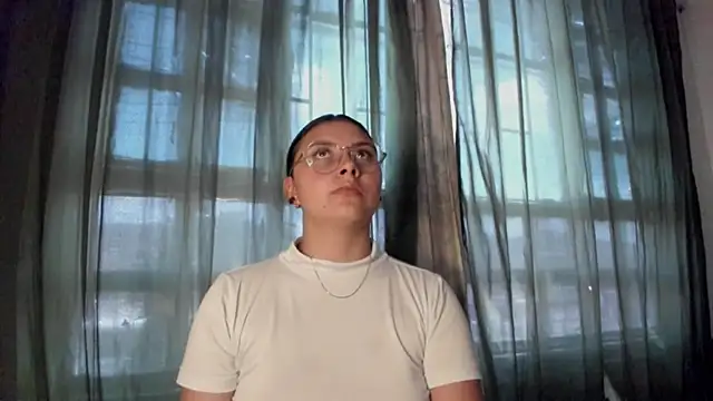 Snapshot of Noellesable chatting on November 2025 05:23:02 PM Noellesable online show from November 2025 05:23:02 PM