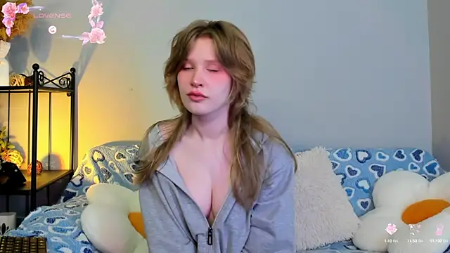 EvaStevs online show from February 2025 07:03:01 PM