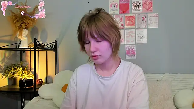 EvaStevs online show from March 2025 12:09:02 PM