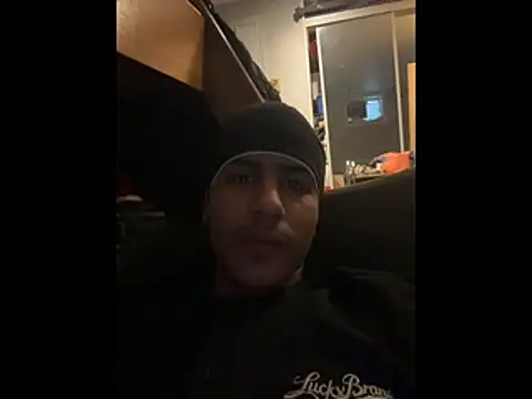 Snapshot of johnycash21 chatting on April 2026 12:25:01 PM johnycash21 online show from April 2026 12:25:01 PM