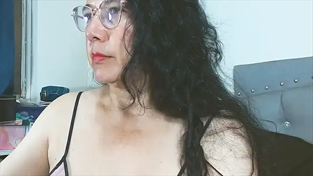 maturepriscila online show from April 2026 02:03:02 PM