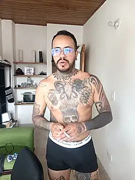 Snapshot of Nicky_smith__ chatting on December 2024 08:32:01 PM Nicky smith online show from December 2024 08:32:01 PM