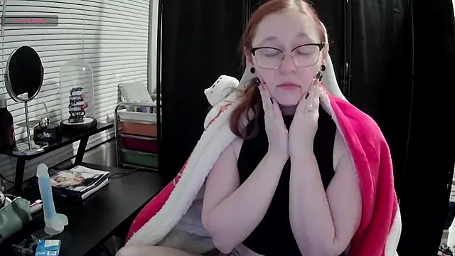 LilyFoxxx online show from February 2025 04:20:01 AM