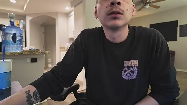 Snapshot of Cuminsideyou42 chatting on February 2025 12:08:02 AM Cuminsideyou42 online show from February 2025 12:08:02 AM