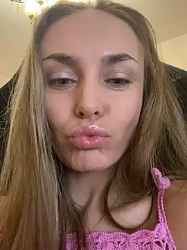 Snapshot of Burning_girlss chatting on December 2024 02:17:02 AM Burning girlss online show from December 2024 02:17:02 AM