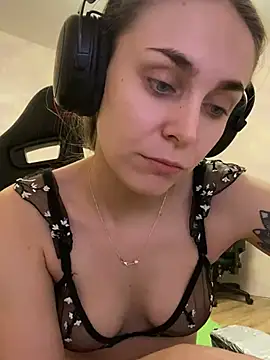 Snapshot of Burning_girlss chatting on December 2024 01:26:02 AM Burning girlss online show from December 2024 01:26:02 AM